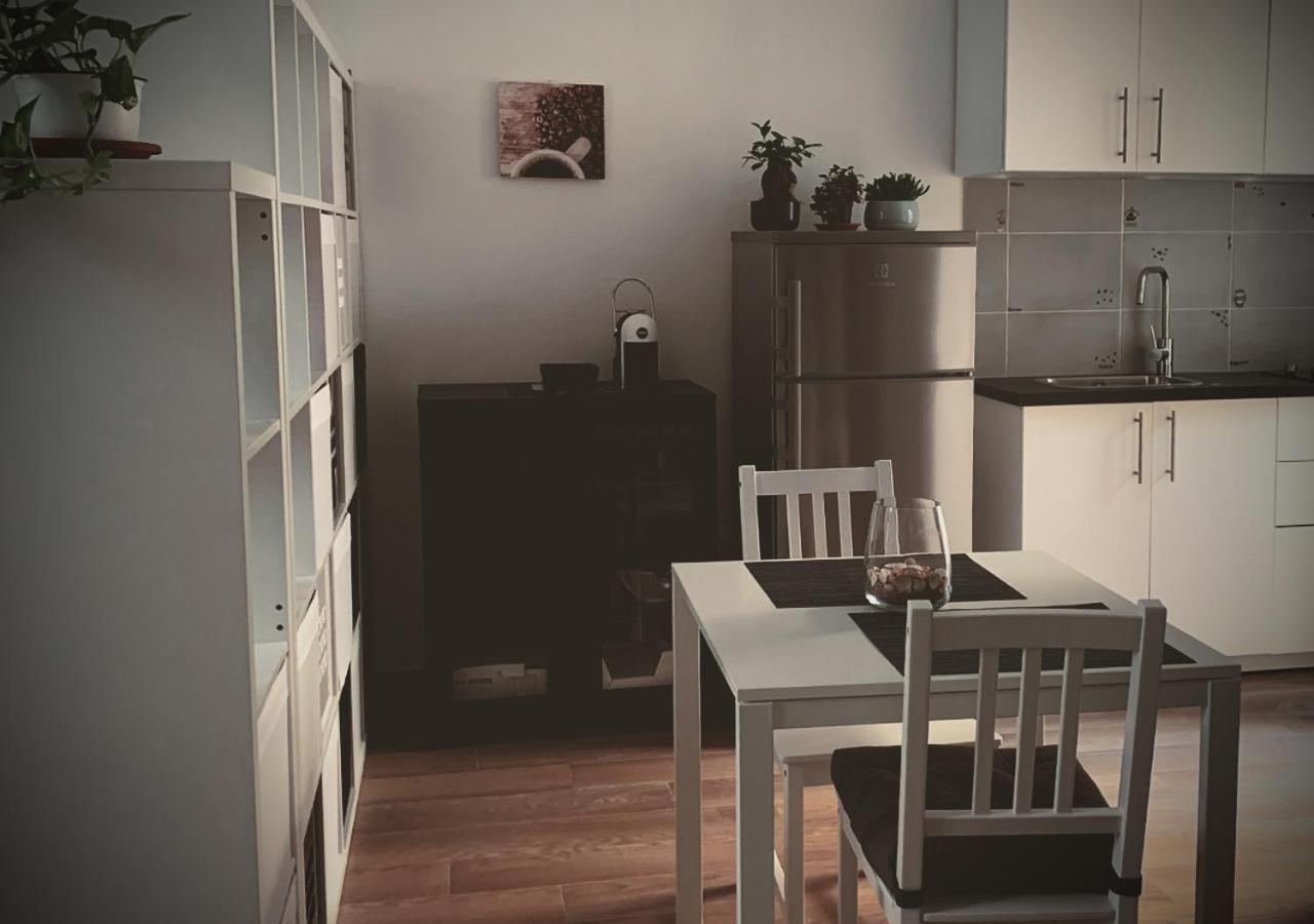Satyria Apartments タラント エクステリア 写真